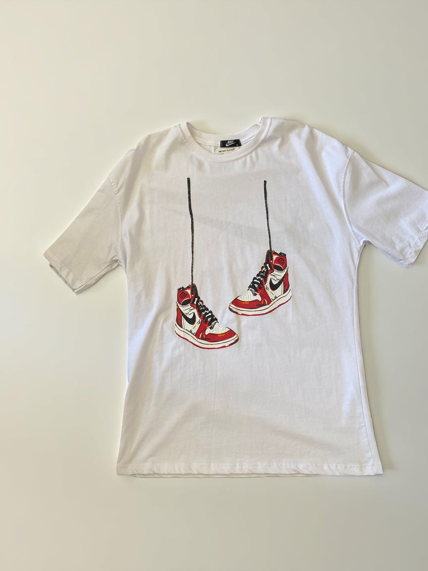 Unisex Oversize Beyaz T-Shirt – Sırt Baskılı