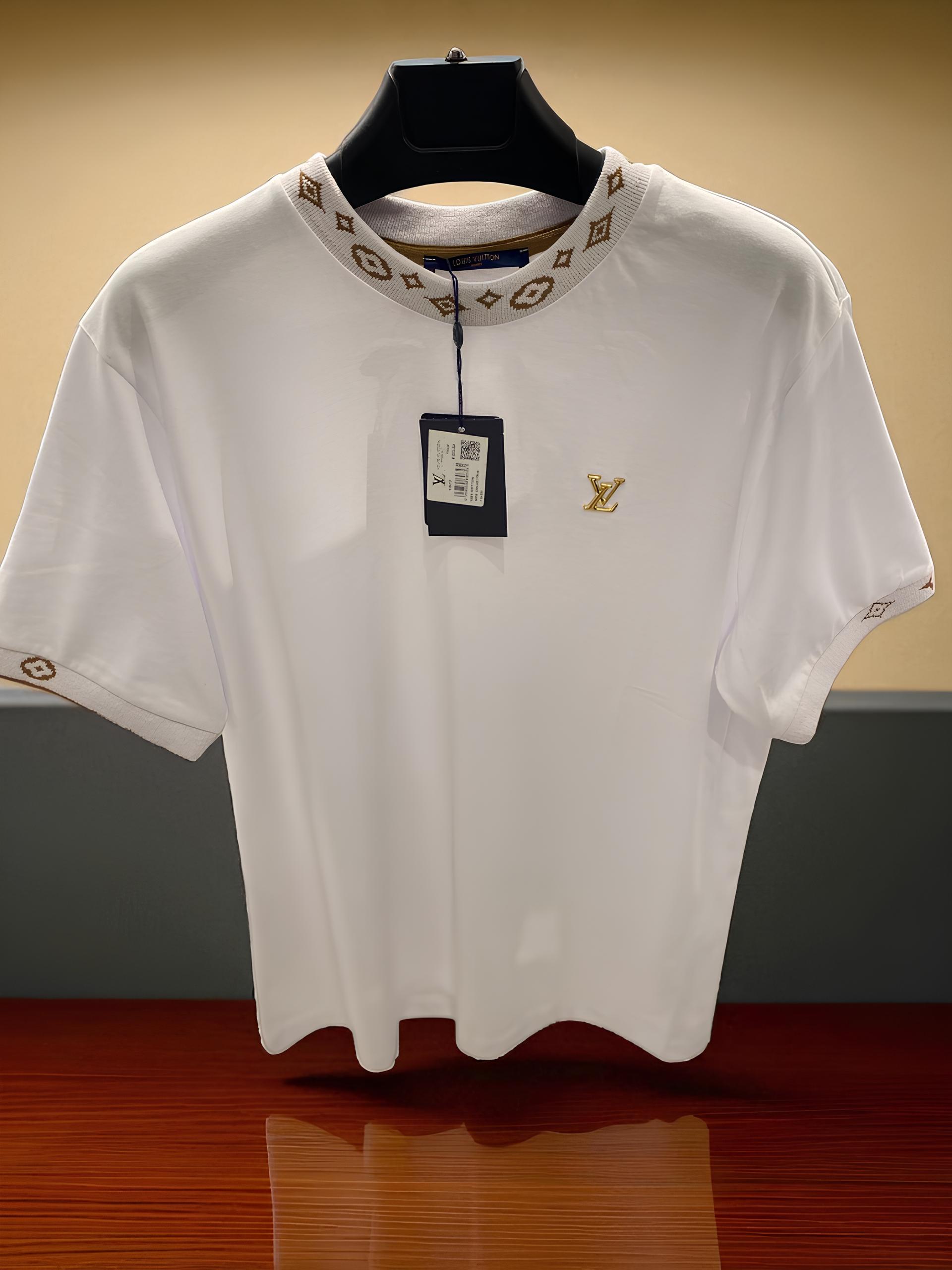 Lv Detaylı T-shirt Beyaz
