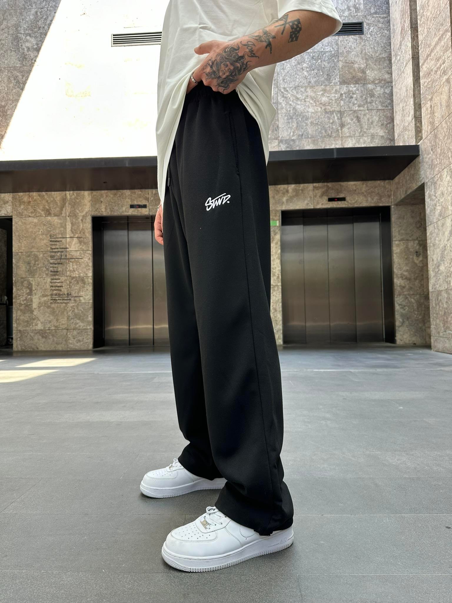 SW Nakışlı Baggy Lastik Paça Eşofman Altı-Siyah