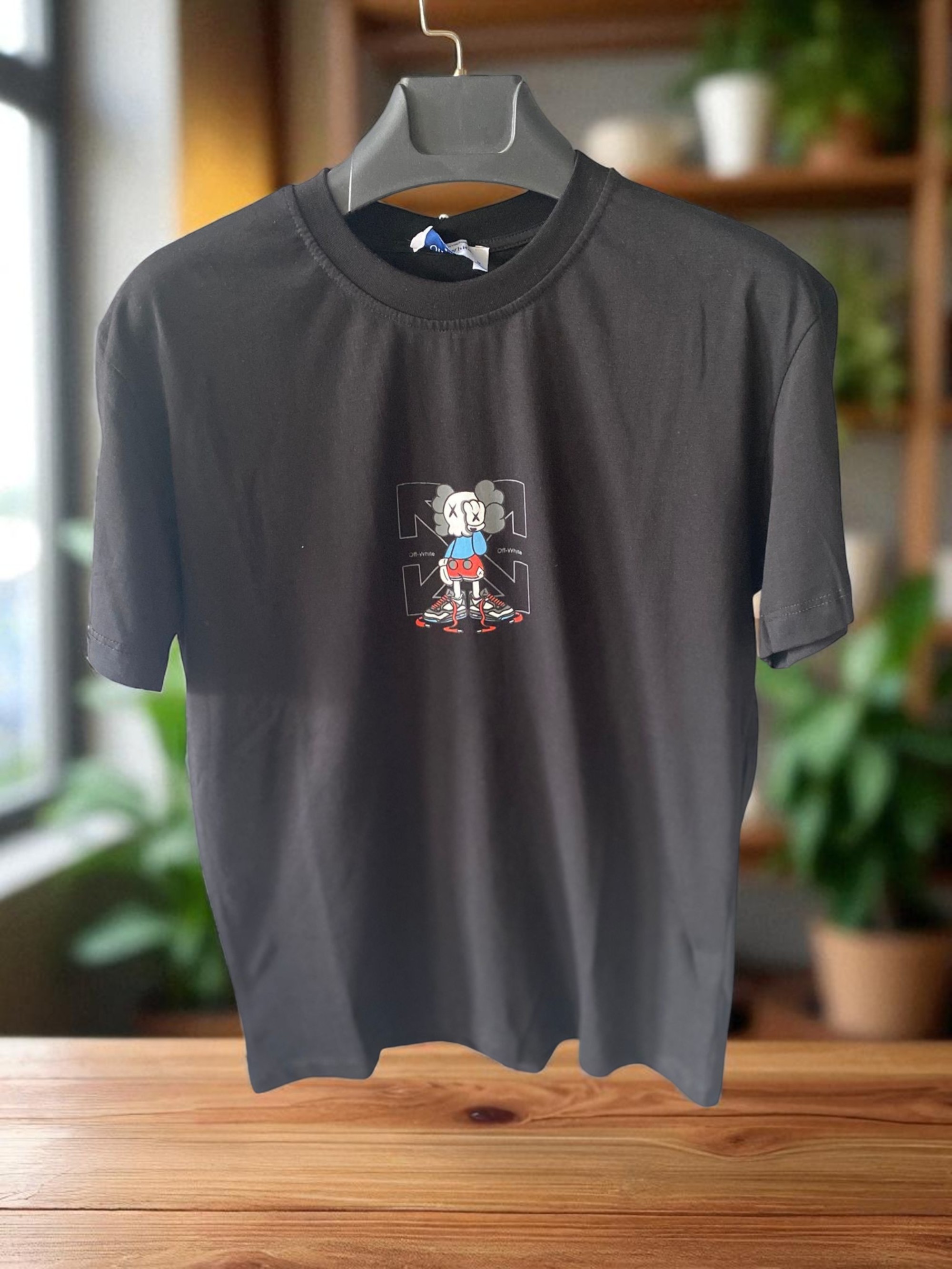OFF WHITE SIRT BASKILI Tshirt-Siyah