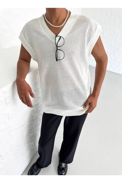 Erkek V Yaka Oversize Süveter -Beyaz