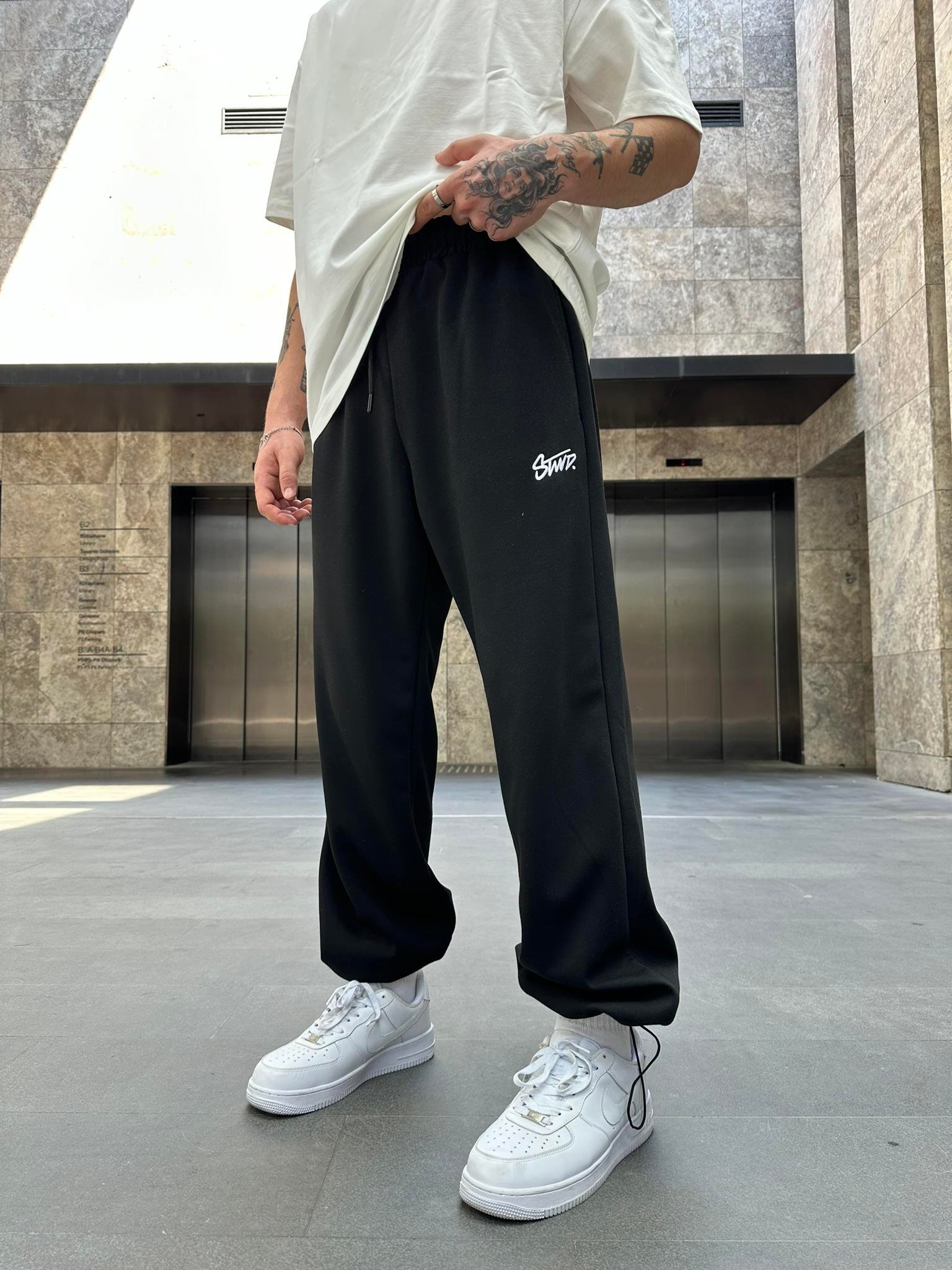 SW Nakışlı Baggy Lastik Paça Eşofman Altı-Siyah